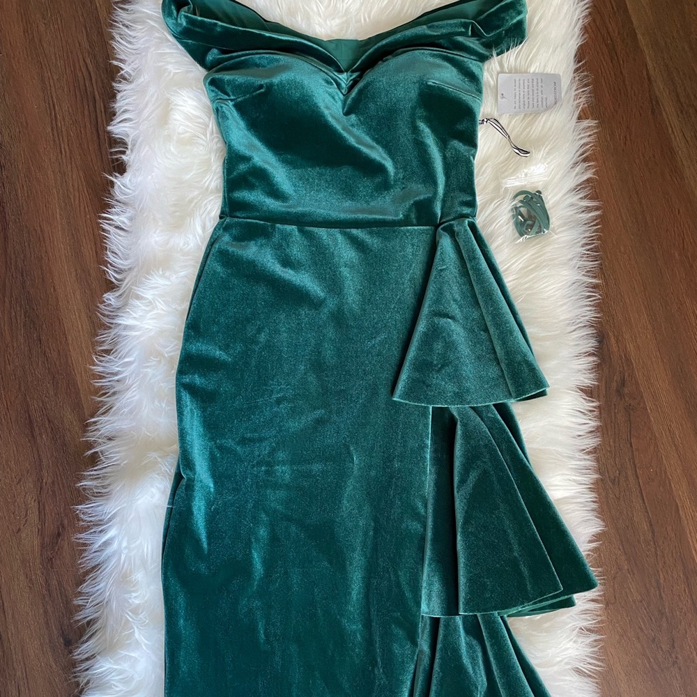 Chiara Boni green velvet dress